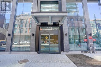 252-252 Church St in Toronto, ON - Building Photo - Building Photo