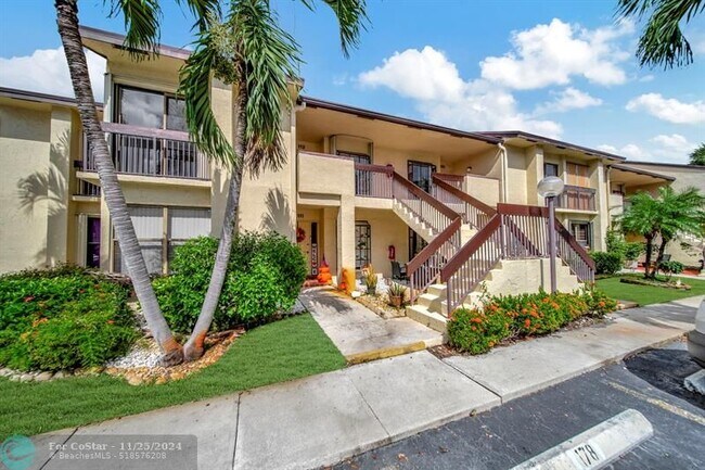 1977 SW 15th St in Deerfield Beach, FL - Foto de edificio - Building Photo