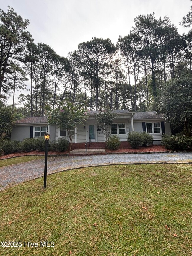 property at 1075 Inverness Rd