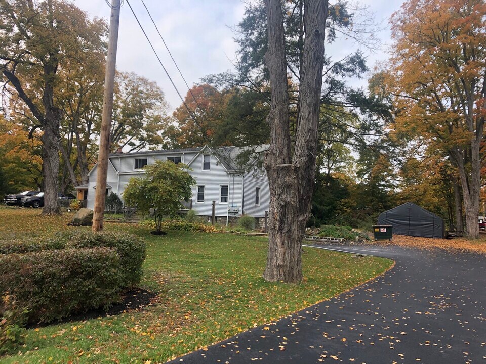 1369 Route 9G in Hyde Park, NY - Building Photo