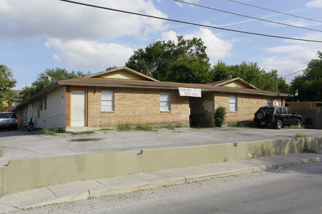 3710 Capitol Ave in San Antonio, TX - Building Photo