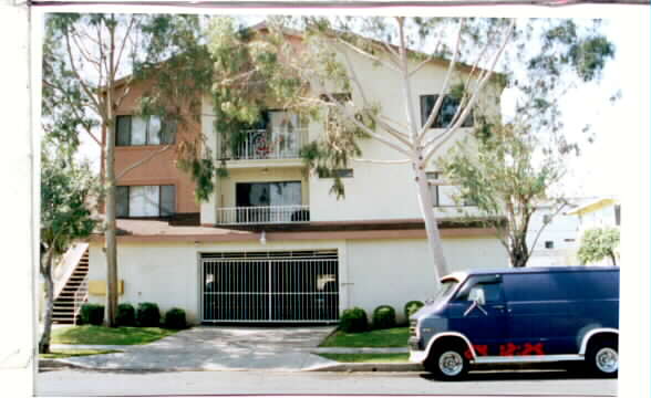 917 Kenwood St in Inglewood, CA - Building Photo