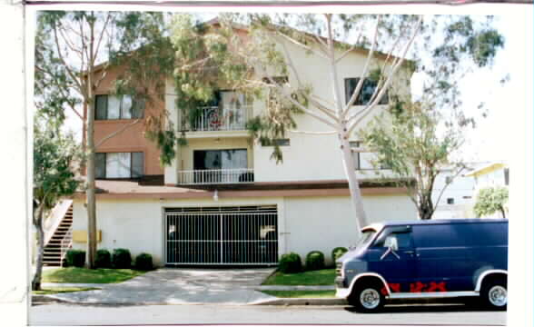 917 Kenwood St in Inglewood, CA - Foto de edificio