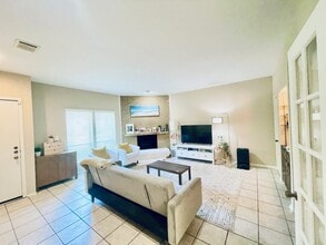 8263 Wednesbury Ln in Houston, TX - Building Photo - Building Photo