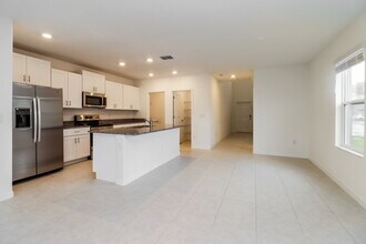 17839 Cloudless Bliss Dr in Lutz, FL - Building Photo - Building Photo