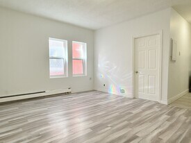 581 Pierre Ave in Windsor, ON - Building Photo