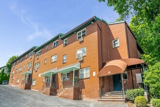 18 Fairfield Ave, Unit A7 in Norwalk, CT - Building Photo - Building Photo