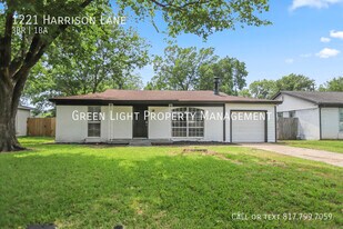 1221 Harrison Ln in Hurst, TX - Building Photo