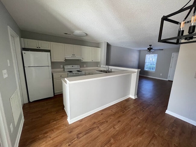 6718 Bryant St in Myrtle Beach, SC - Building Photo - Building Photo