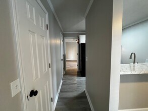 5850 Century Oaks Dr in Fayetteville, NC - Building Photo - Building Photo