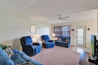 324 Farnham P in Deerfield Beach, FL - Building Photo - Building Photo