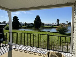 7815 Lakeshore Dr in Ellenton, FL - Building Photo - Building Photo