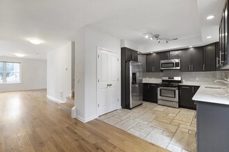 458 Pacific Ave in Jersey City, NJ - Building Photo - Building Photo