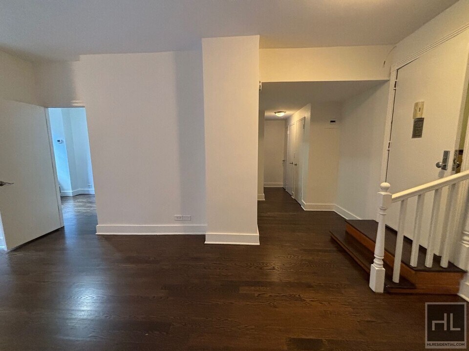 EAST 63 STREET in New York, NY - Building Photo