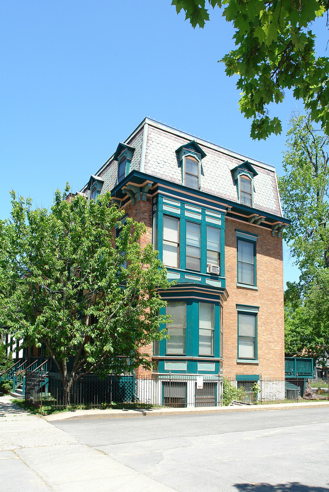 168 Nelson Ave in Saratoga Springs, NY - Building Photo - Building Photo