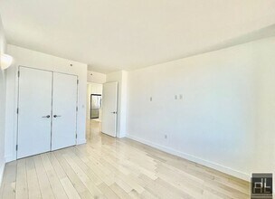 21 STREET in Queens, NY - Building Photo - Building Photo