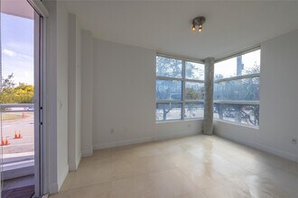 2020 Prairie Ave, Unit 202 in Miami Beach, FL - Building Photo - Building Photo