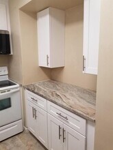 5861 NW 16th Pl, Unit 201 in Sunrise, FL - Building Photo - Building Photo