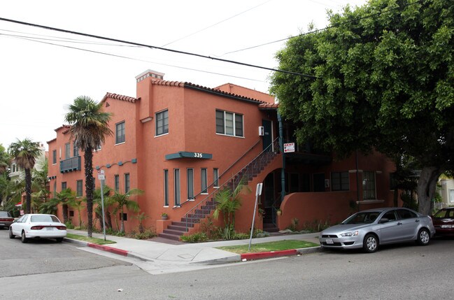 335 Junipero Ave in Long Beach, CA - Foto de edificio - Building Photo