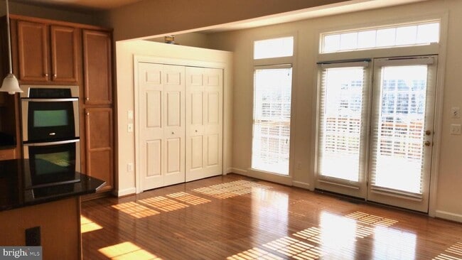 41785 Expectation Square in Aldie, VA - Foto de edificio - Building Photo