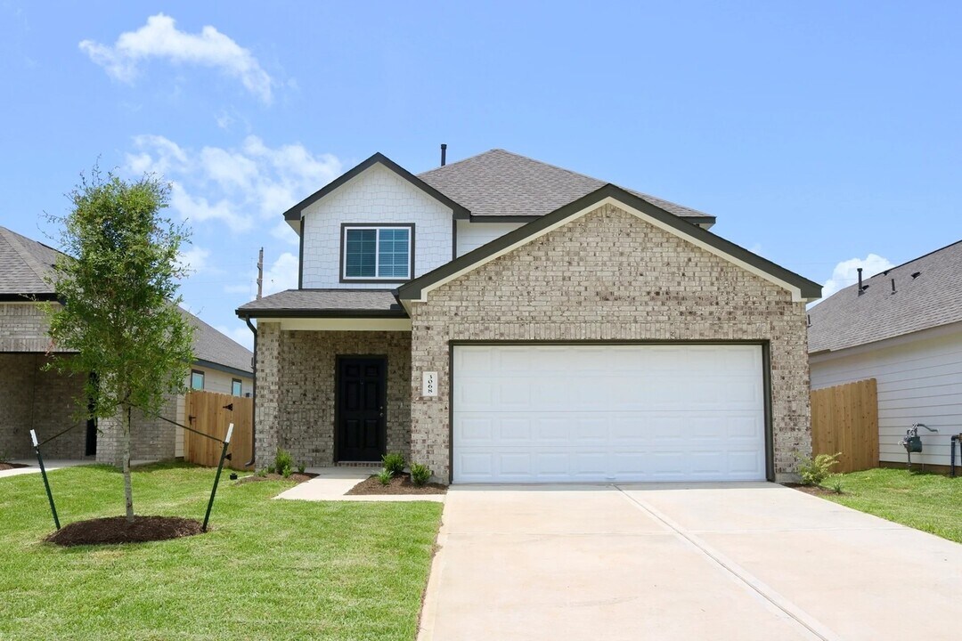 3068 Wild Indigo Trl in Brookshire, TX - Building Photo