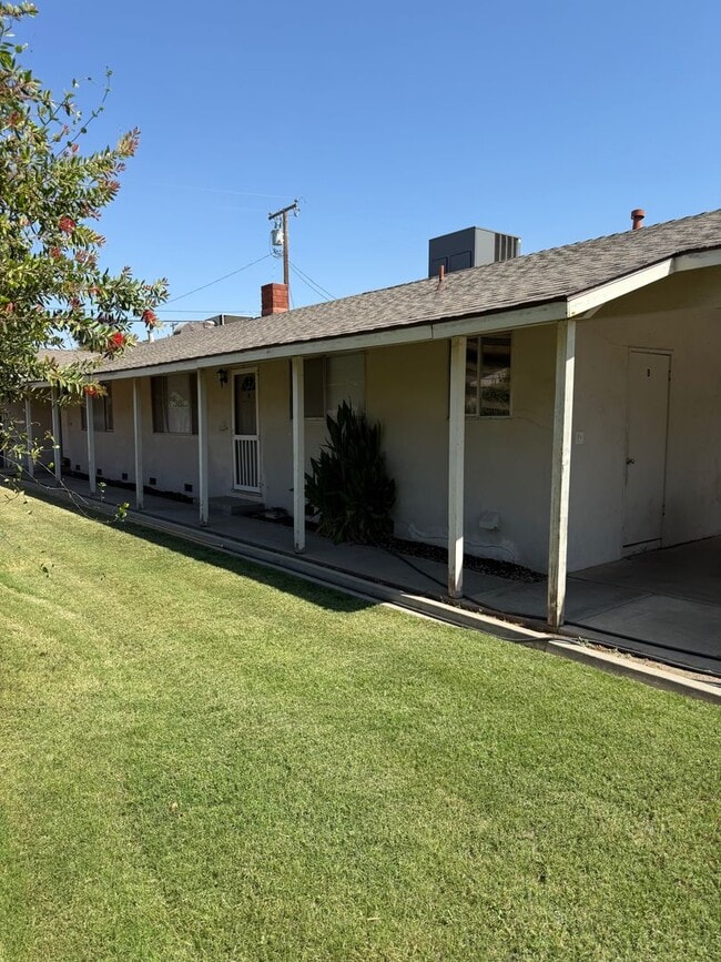 property at 514 W Iris Ave