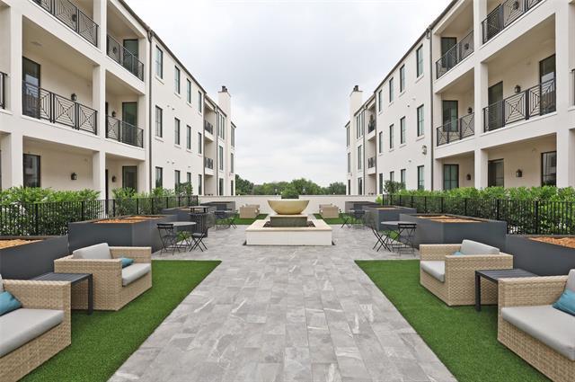 property at 5270 Town and Country Blvd