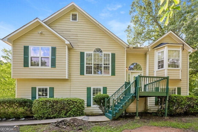 property at 3905 Saddlecreek Dr