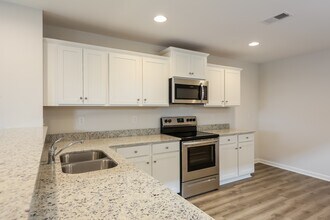 333 Noble Ln in Pendleton, SC - Building Photo - Building Photo