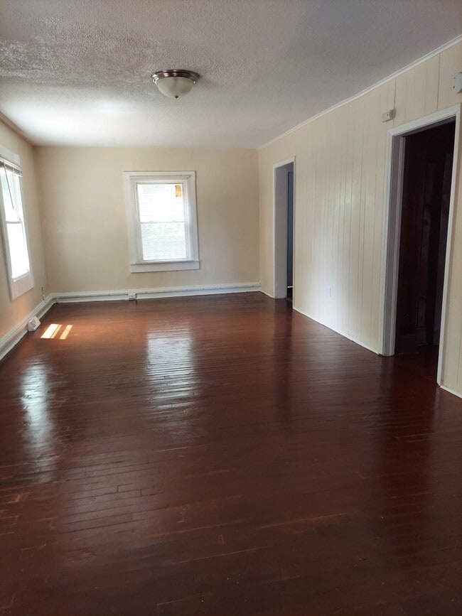 412 Hickory Chapel Rd in High Point, NC - Building Photo - Building Photo