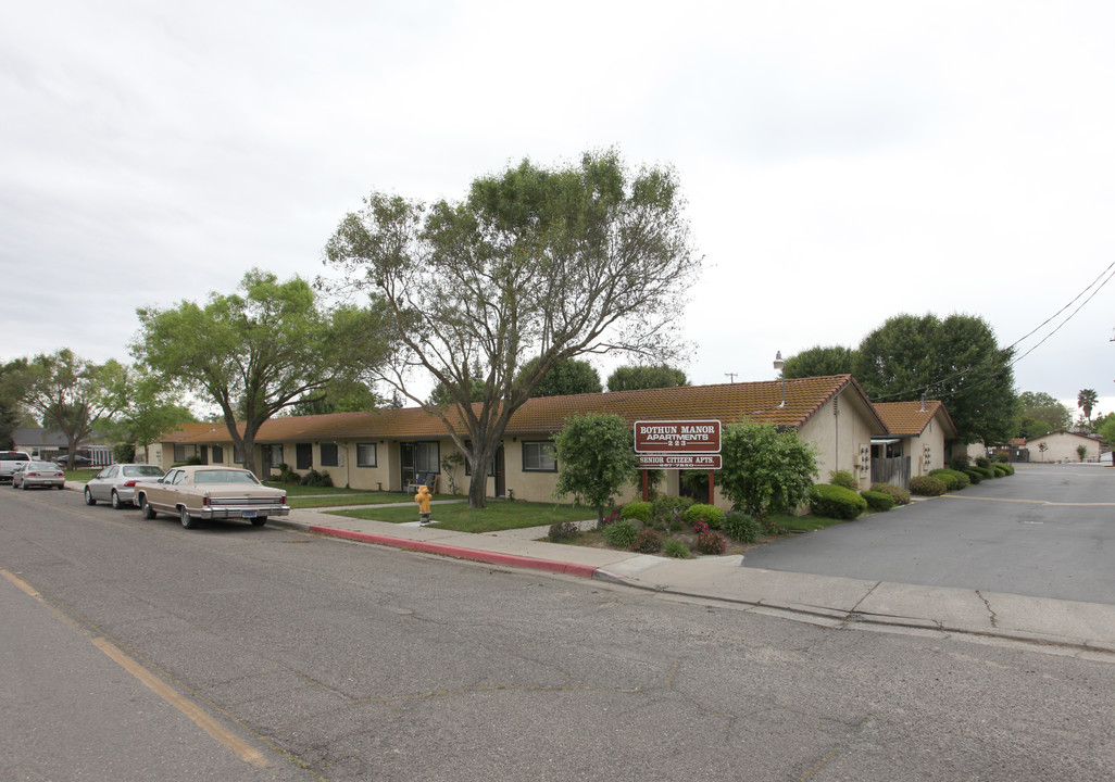 Alpha-Bothun Manor in Turlock, CA - Building Photo