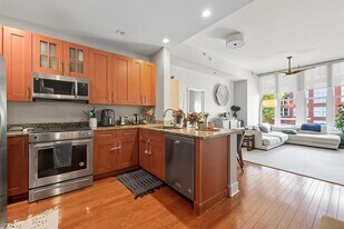 1125 Maxwell Ln in Hoboken, NJ - Building Photo