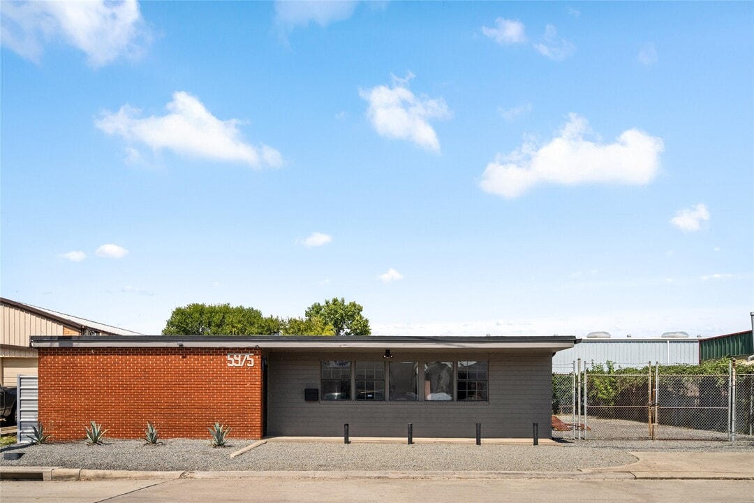 5975 Armour Dr in Houston, TX - Building Photo