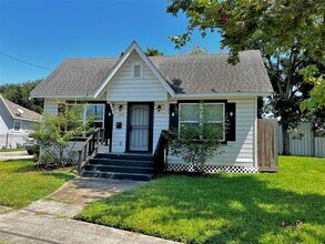 104 N Eastwood St in Houston, TX - Building Photo - Building Photo