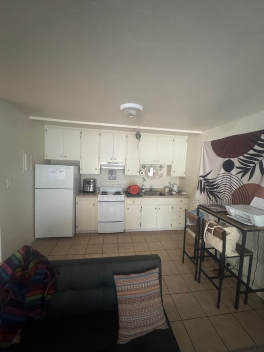 1025 N Madison St-Unit -9 in Stockton, CA - Building Photo