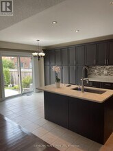 157 Weston Dr in Milton, ON - Building Photo - Building Photo