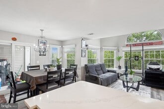5604 Willoughby Newton Dr in Centreville, VA - Building Photo - Building Photo