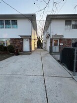 34-22 Brookside St in Queens, NY - Building Photo