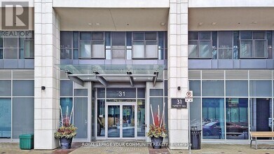 31-1231 Tippett Rd in Toronto, ON - Building Photo - Building Photo