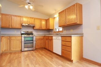 7133 90th Ave N in Minneapolis, MN - Building Photo - Building Photo