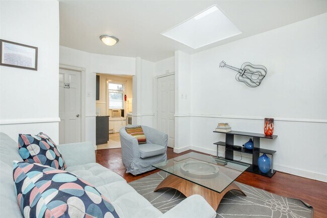 154 Van Horne St-Unit -2 in Jersey City, NJ - Building Photo - Building Photo