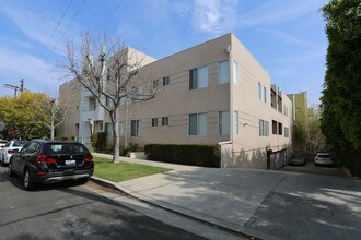 Moorpark Apartments in Studio City, CA - Building Photo - Building Photo