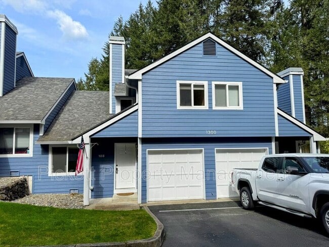 property at 1300 NW Slate Ln