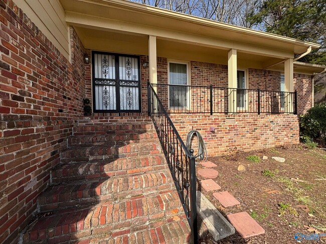 1305 Hiwan Trail SE in Huntsville, AL - Building Photo - Building Photo