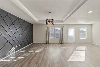 10121 Wyseby Rd in Crowley, TX - Foto de edificio - Building Photo