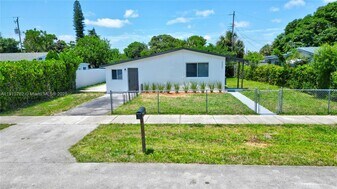 3331 NW 8th Pl in Lauderhill, FL - Building Photo
