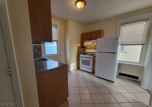 195 Reynolds St in Orange, NJ - Building Photo - Building Photo