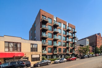 869 Park Ave in Brooklyn, NY - Building Photo - Building Photo