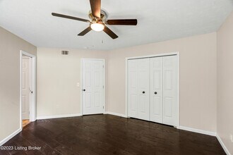 7013 Brook Bend Way in Louisville, KY - Building Photo - Building Photo