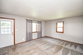 900 S Marday Ave in Sioux Falls, SD - Building Photo - Building Photo